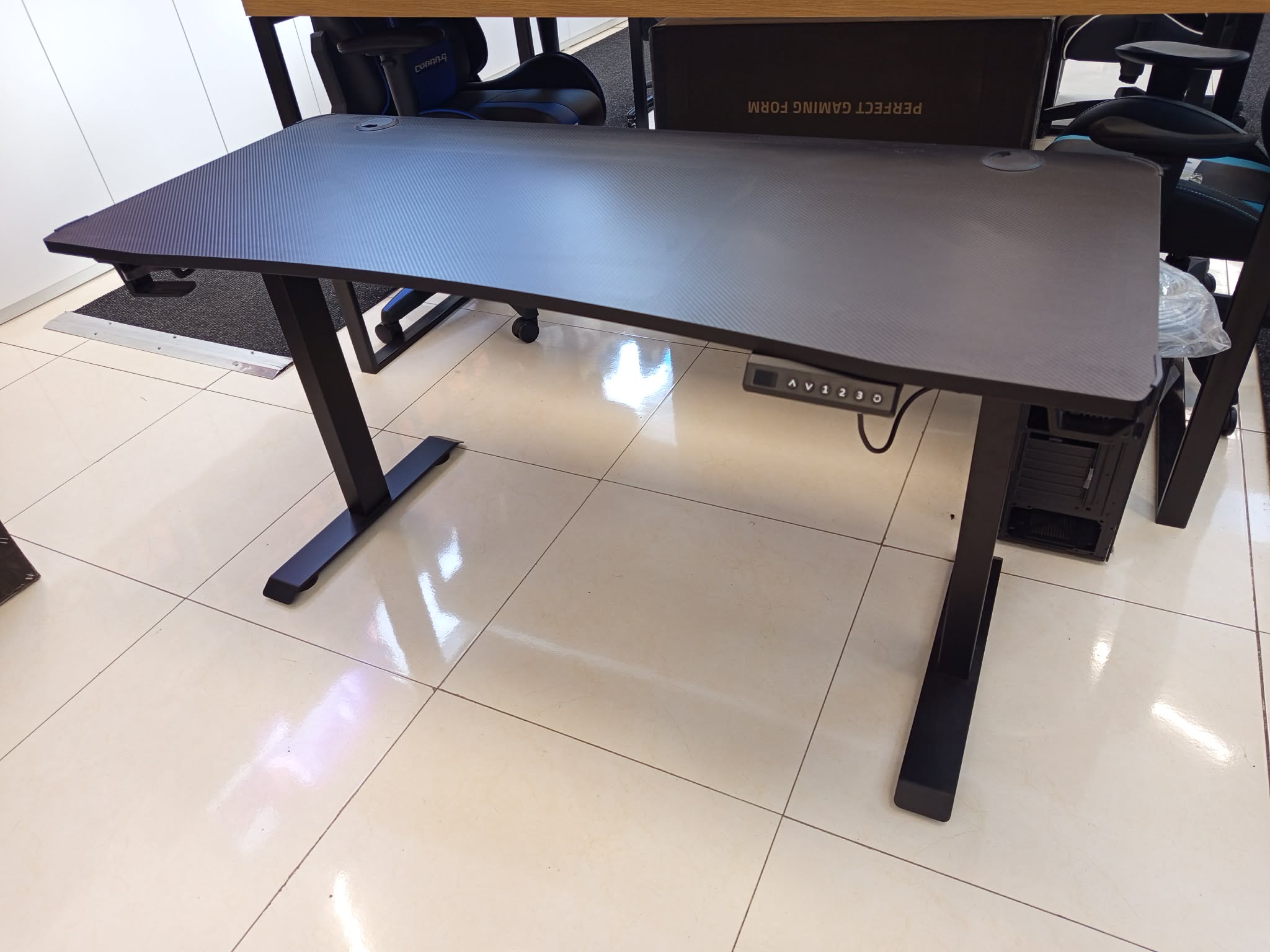 E-blue EGT501BKHR-1.4  Gaming  Desk Black
