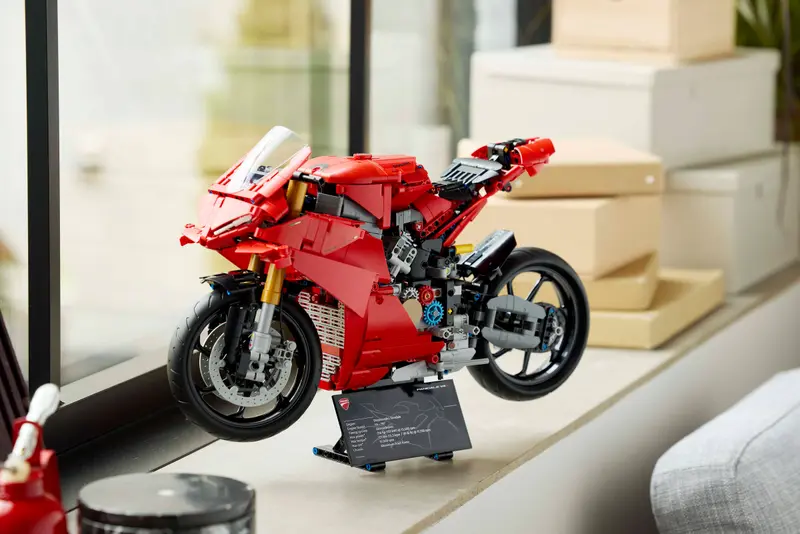ლეგო LEGO Constructor Technic Ducati Panigale V4 S Motorcycle