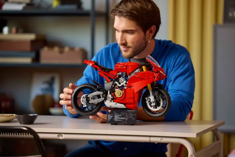 ლეგო LEGO Constructor Technic Ducati Panigale V4 S Motorcycle